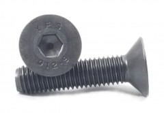 Винт М24 DIN 7991 стальной 10.9 без покрытия